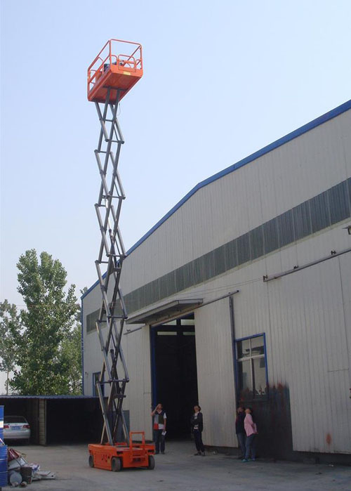 自行式升降機  自行式升降機